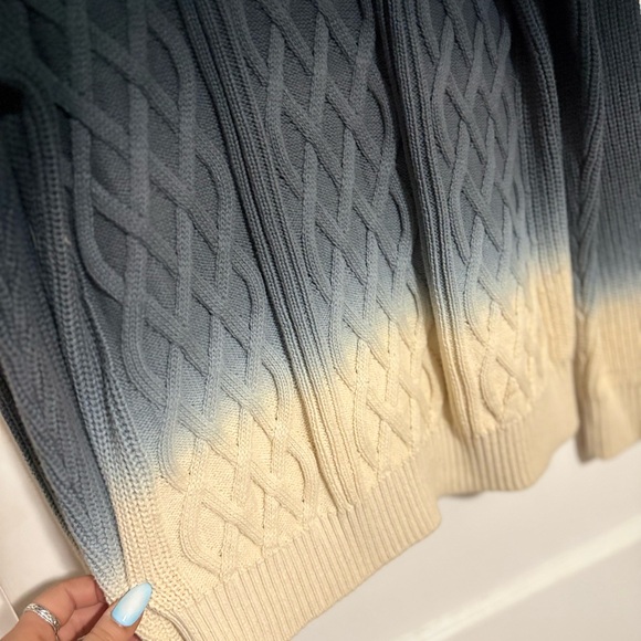 Express Men's Ombré Black and Cream Crewneck Sweater - Picture 5 of 6